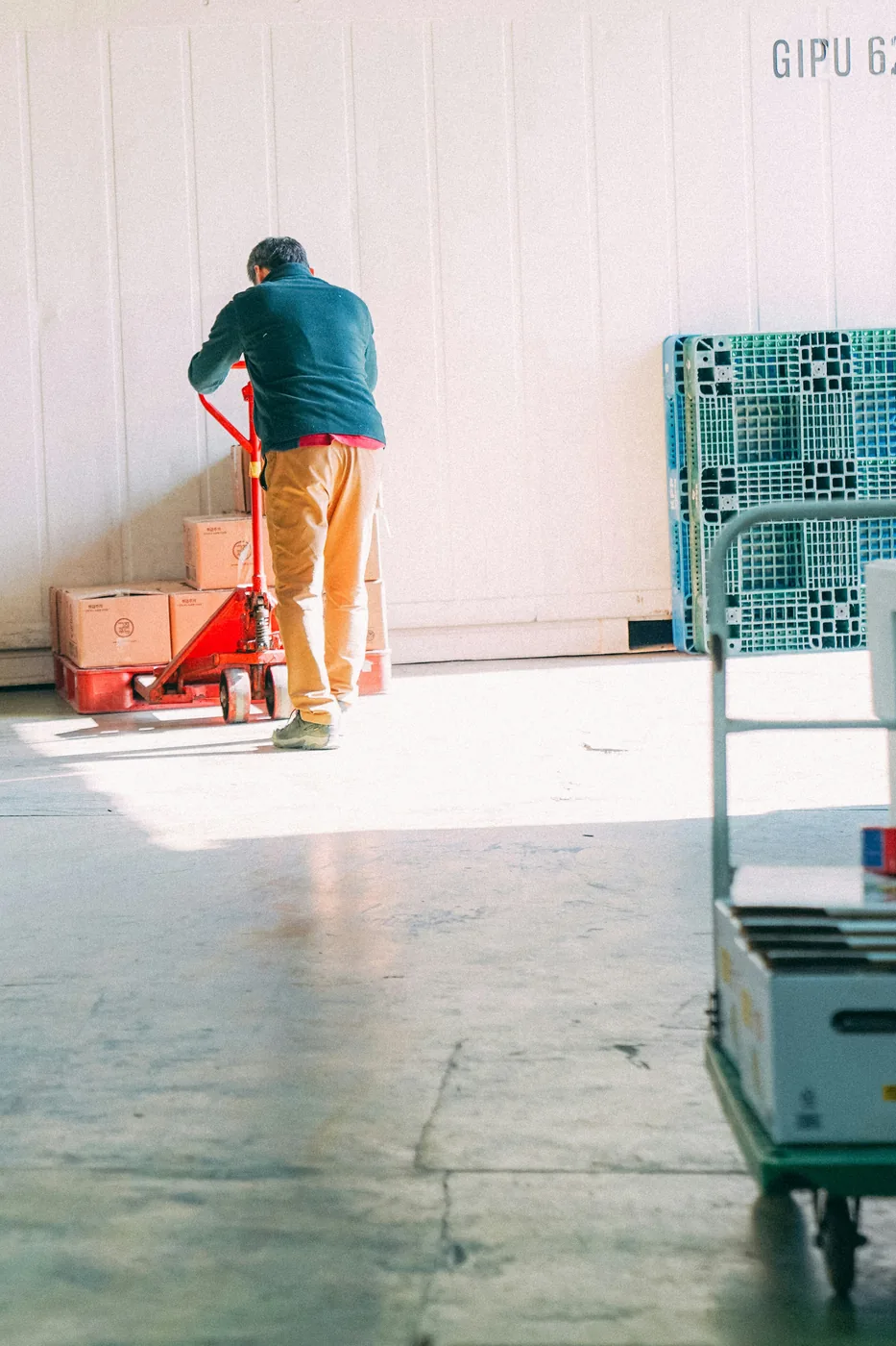 Fulfillment and distribution operation in Huntsville, Alabama — B2B retail and direct-to-consumer pick, pack, and ship services for Southeast and Midwest e-commerce brands